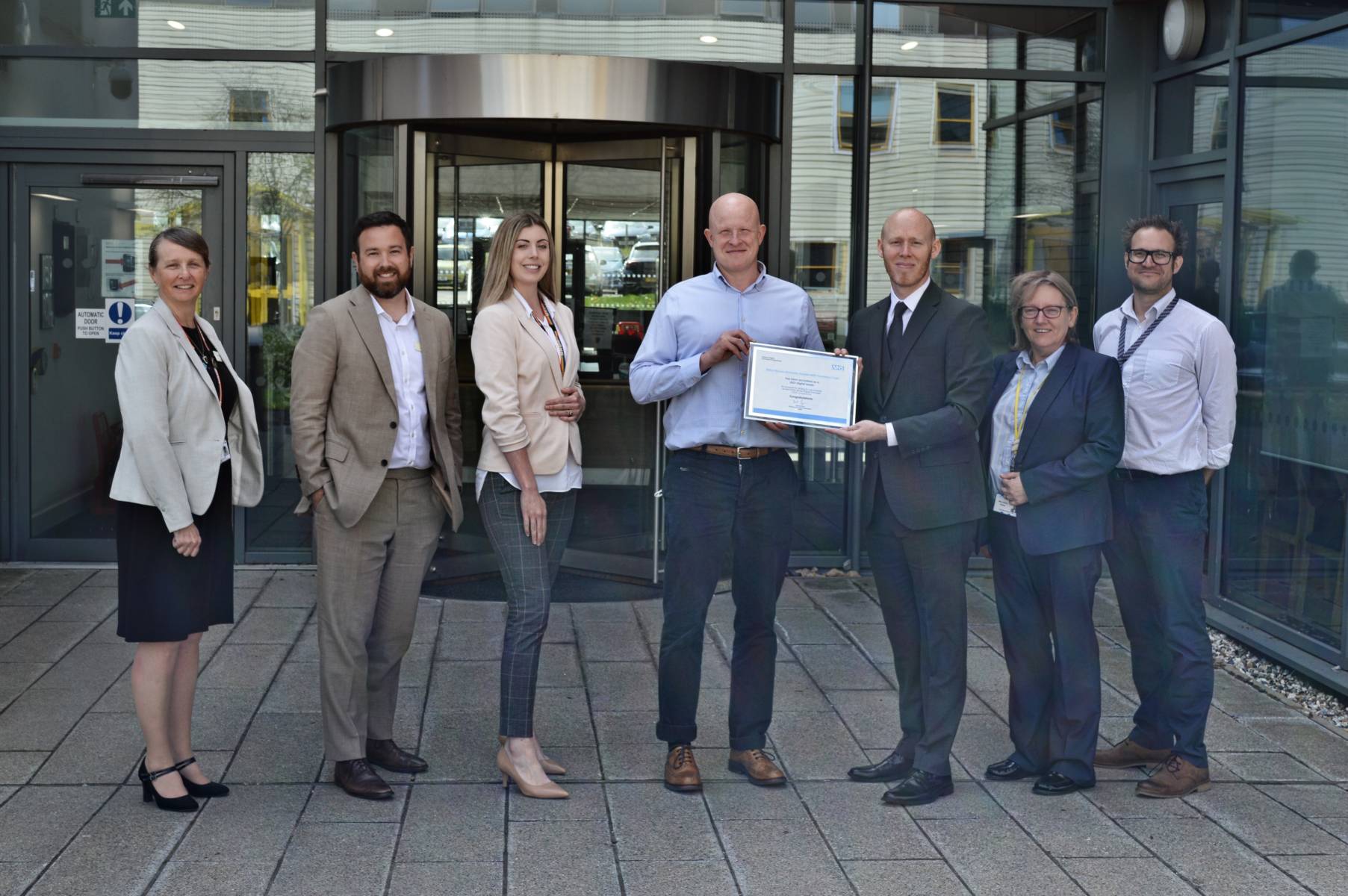 MKUH presented with their GDE certification
